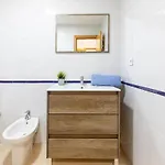 דירה Beachside Ideal For Digital Nomads *